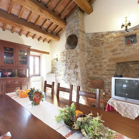 فيلا Farmhouse In Apecchio With Swimming Pool Terrace Garden المظهر الخارجي الصورة