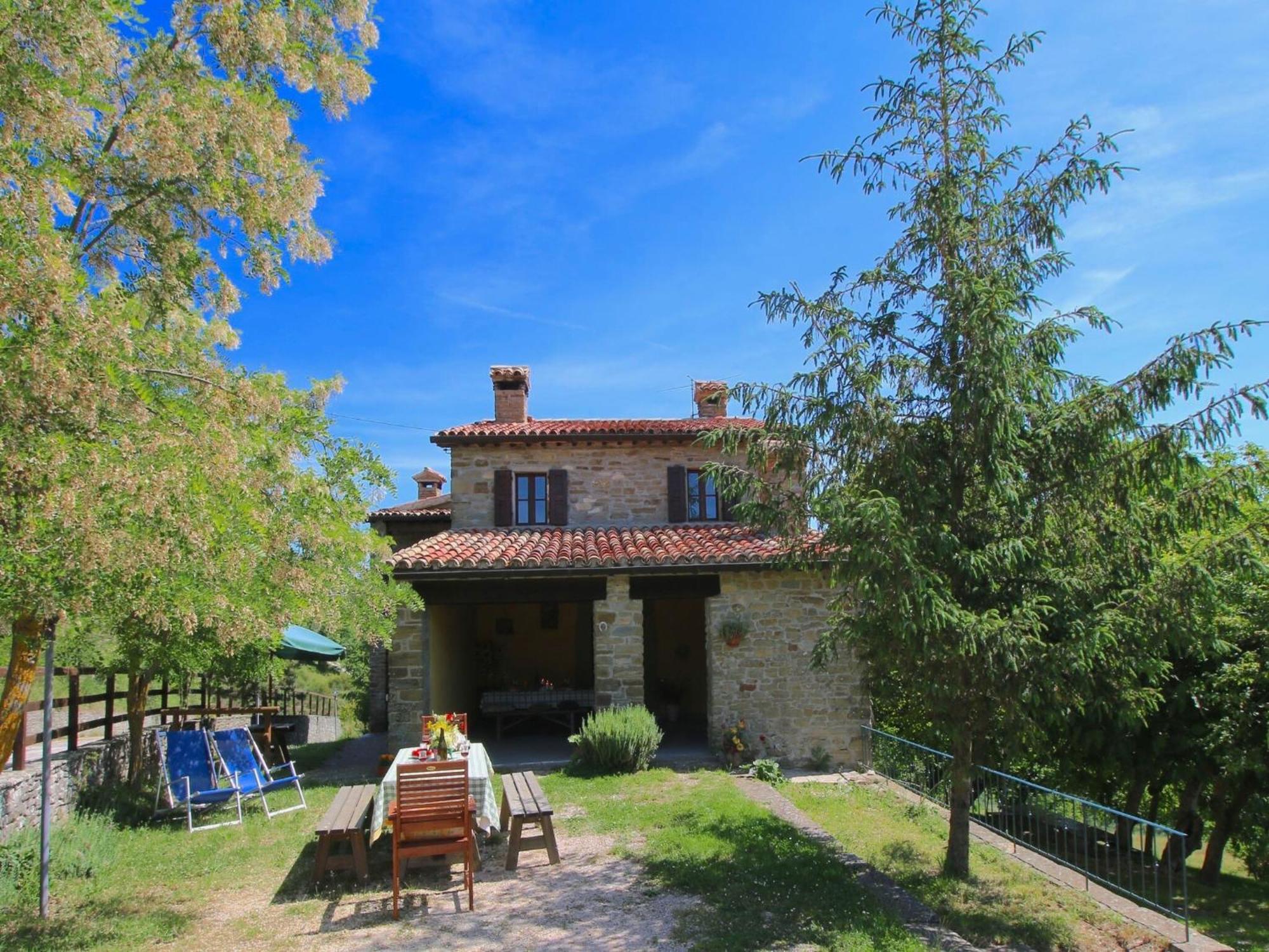 فيلا Farmhouse In Apecchio With Swimming Pool Terrace Garden المظهر الخارجي الصورة